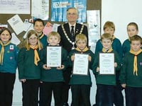 Mayor presents  Scouting awards