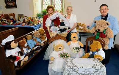 Begelly church thanks retiring warden