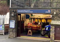 Tenby crew rescue beach-goers cut off by the tide