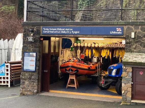 Tenby crew rescue beach-goers cut off by the tide