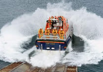 Tenby RNLI crew tasked to launch following reports of capsized dinghy