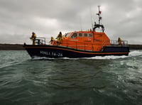 St Davids RNLI volunteers rescue 16 paddle boarders