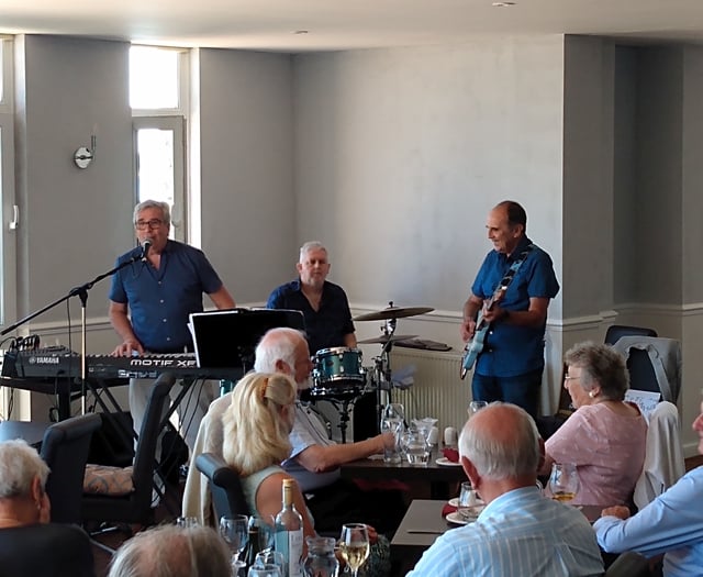 Hot jazz in Tenby