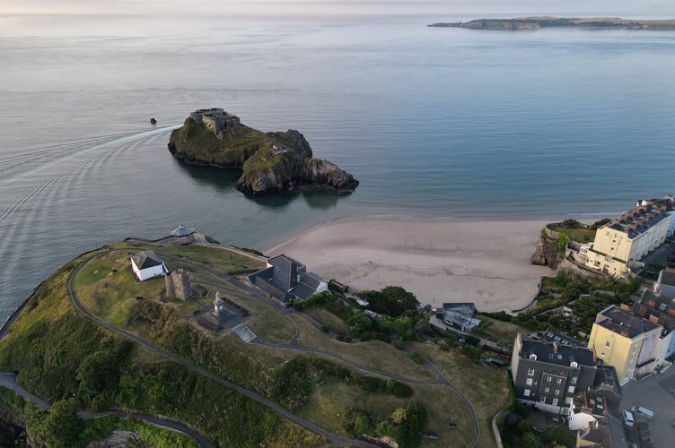 St Catherines Island and Tenby by Gordon Gray