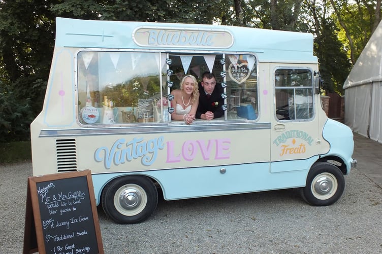 Ice-cream van Bluebelle