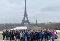 Ysgol Greenhill, Tenby: Notre voyage à Paris