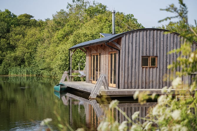 Dragonfly Camping’s Kingfisher houseboat. 