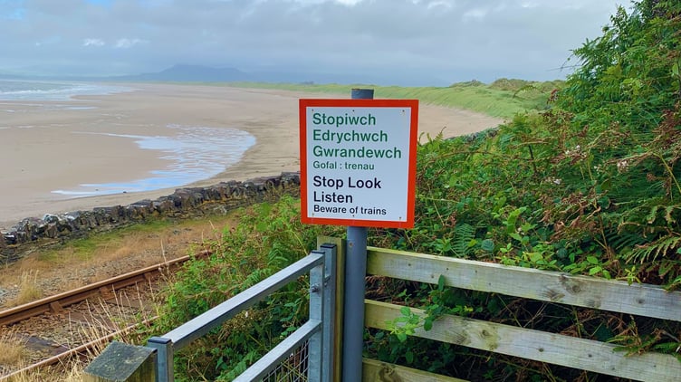 Harlech Cliff level crossing
