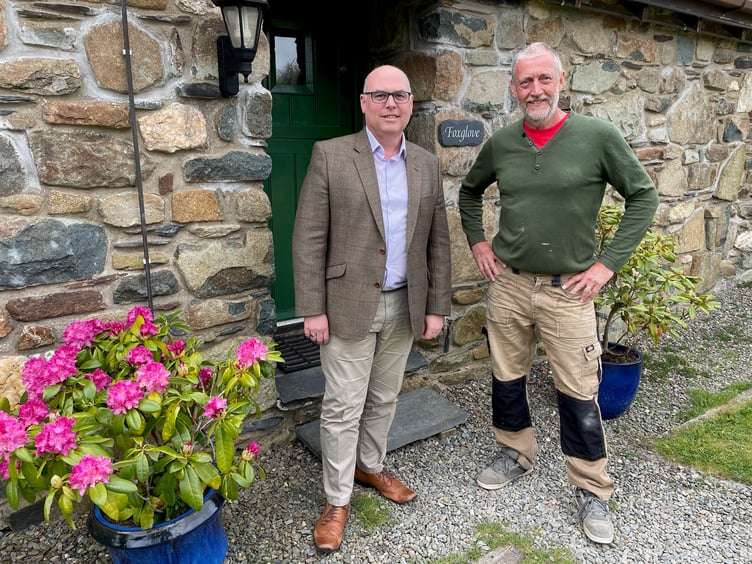 Paul Davies with Ian Pattinson, Discover Walking Pembrokeshire
