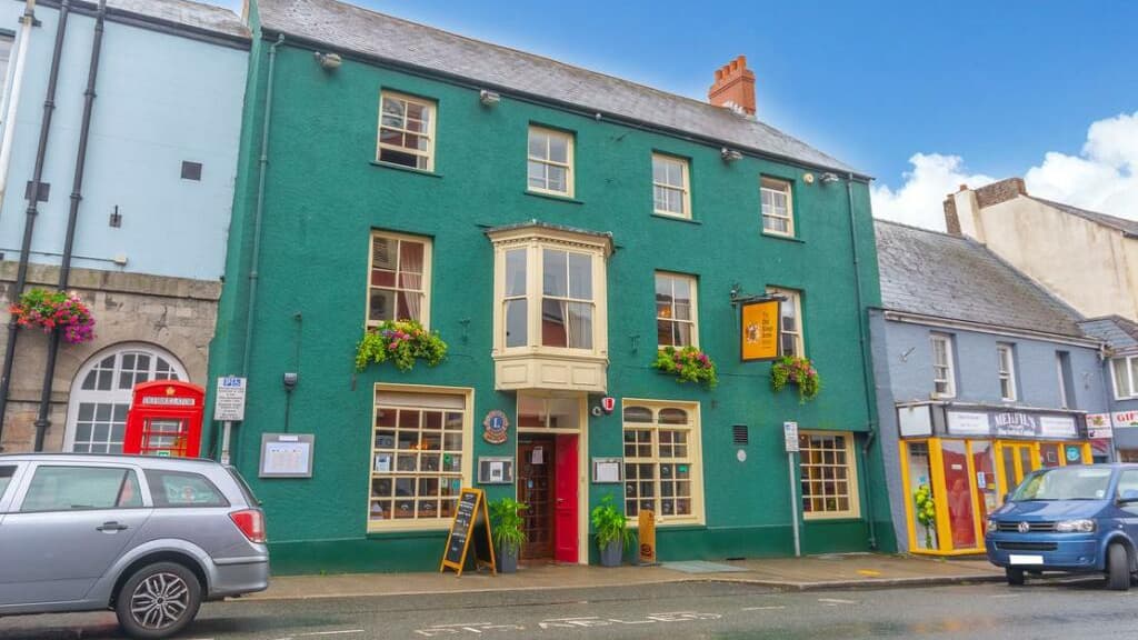 Pembroke pub for sale is hundreds of years old and just metres away