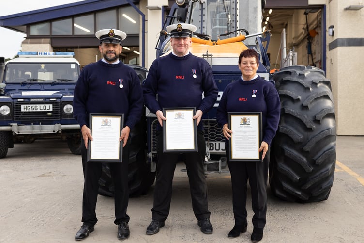 RNLI Helm Mark Williams was presented with a Letter of Thanks from the RNLI’s Chairman for his excellent seamanship, sound command and decision-making during the incident in August 2022. For their collective efforts, courage and team-work, Chairman Letters of Thanks were also awarded to RNLI volunteer crew members Louise Francis and Simon Mansfield.