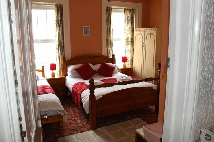 middlegate hotel