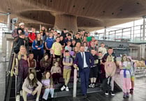 Local MS Samuel Kurtz welcomes Pembroke Golden Grove pupils to Senedd