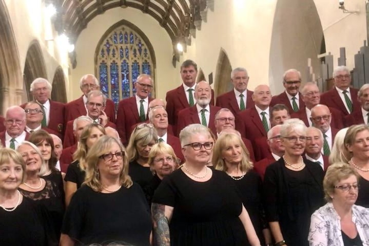 Serendipity Ladies‘ Choir from Narberth sing alongside Cor Meibion De Cymru at their joint concert in Tenby.