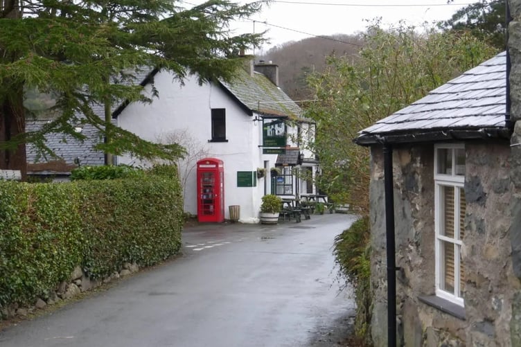 Telephone red box in Rowen