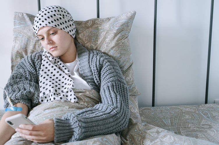 Photo by Ivan Samkov: https://www.pexels.com/photo/woman-in-white-and-black-polka-dot-hijab-sitting-on-sofa-6436248/