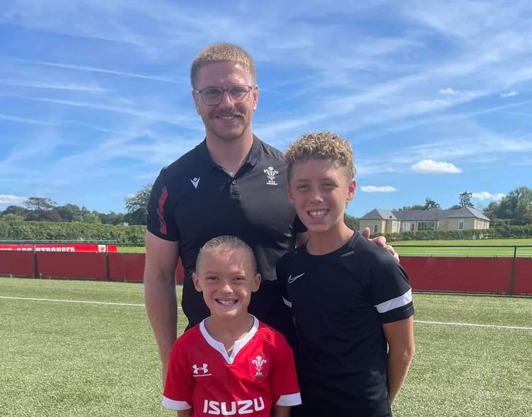 Pembroke RFC Juniors train under Aaron Wainwright at rugby camp