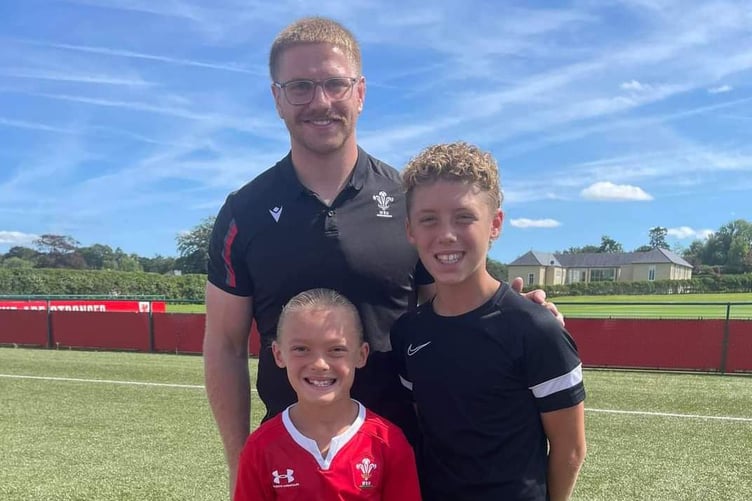 Pembroke RFC Juniors train under Aaron Wainwright at rugby camp
