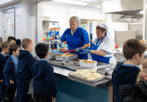 Expand free school meals to all secondary pupils living in poverty