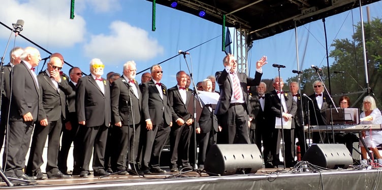 Tenby Male Choir performing at SaundersFEST