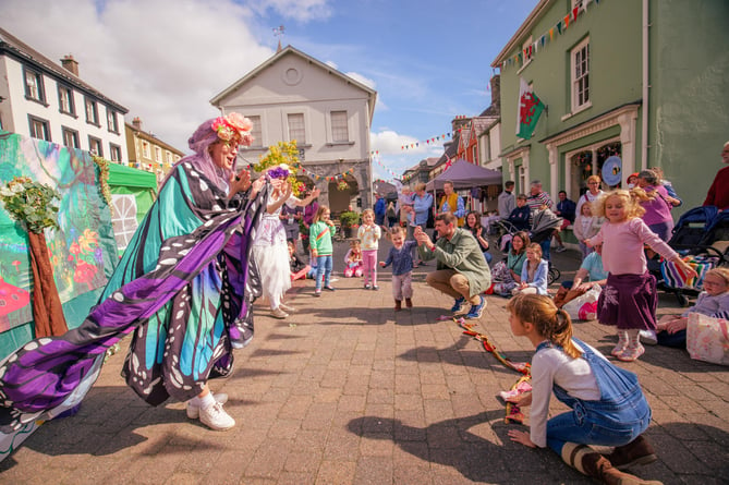 Project Performing Arts Programme Llandovery Sheep Festival 2022 - Artist Friends of the Forest