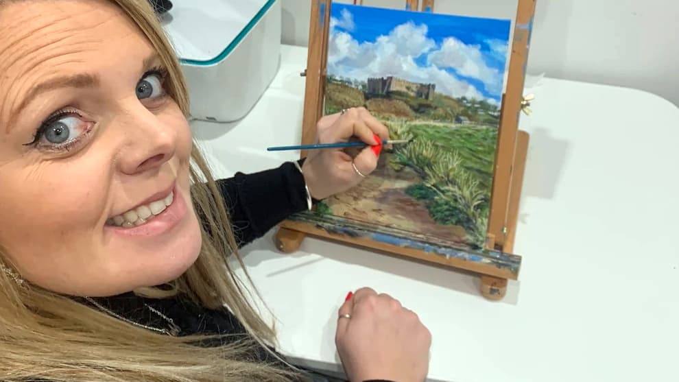 Artist Rachel Rasmussen to return to Tenby with Christmas Paint Along ...