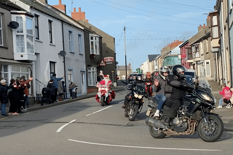 3 Amigos Christmas Toy Run passing through Neyland