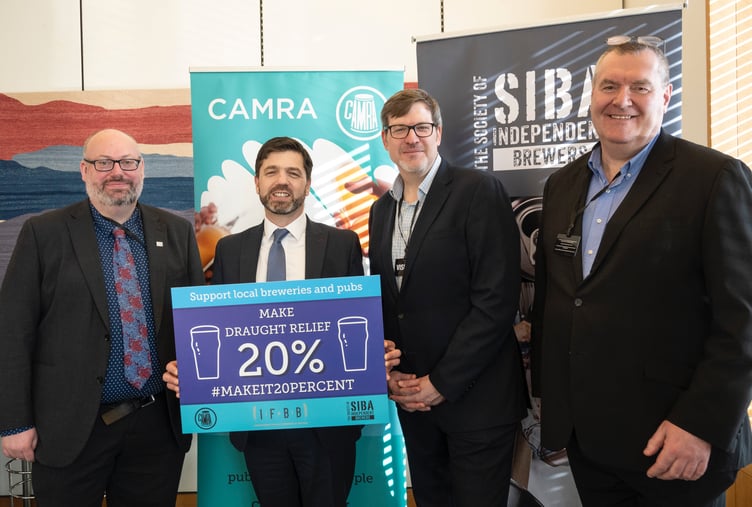 Stephen Crabb MP with SIBA representatives at an event in Parliament to promote the Make it 20% campaign.