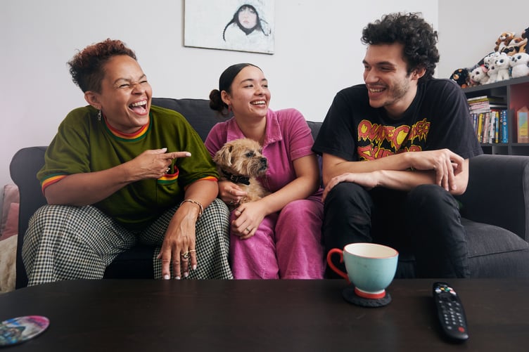 2023 10 09 Gogglebocs - Bryste - Molara, Maisie a Finn