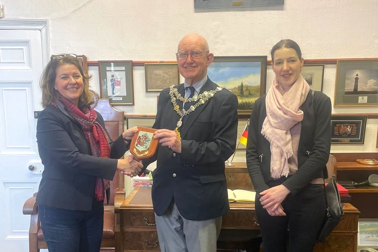 The Bergen visitors with Cllr Brinn