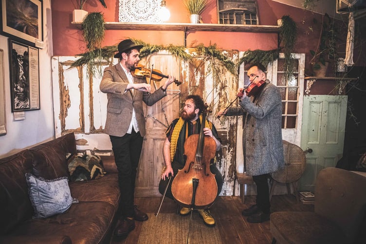 VRï folk band