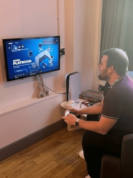 Hywel Dda Health Charities has used donations to purchase games consoles for the new Bro Myrddin Wellbeing Hub in Johnstown, Carmarthenshire, Wales’ first mental health crisis hub for children and young people who are in need of urgent support, open 24/7.