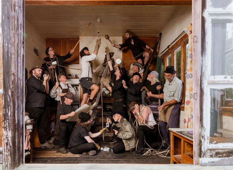 The Spooky Men’s Chorale - Lightbulb