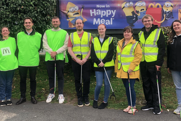 McDonalds Pembroke Dock Brand Ambassador Jude Poole (left), Henry Tufnell MP, Cllr Joshua Beynon with staff members and Kerry McCaughan from Keep Wales Tidy.