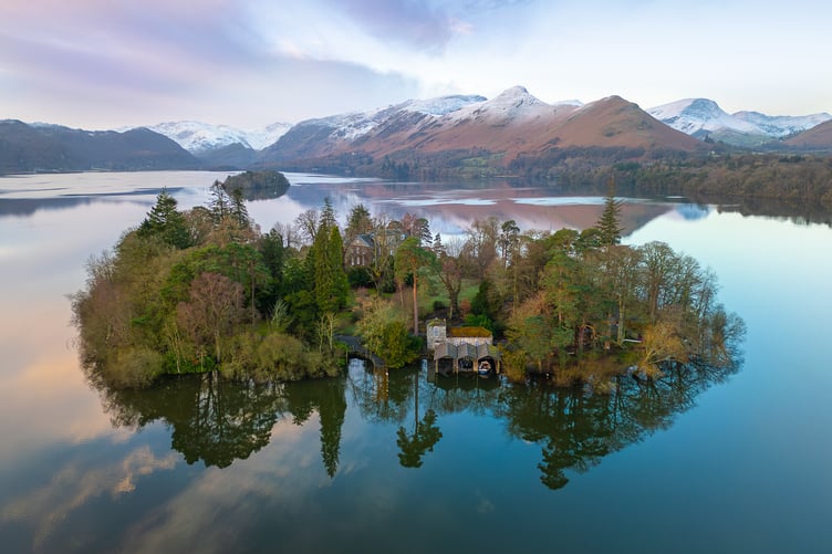 Jason Laugharne (Tenby Camera Club) - A Home on the Lake