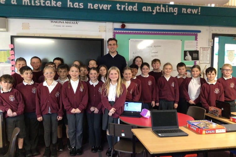 Henry Tufnell visited Saundersfoot CP School to talk about his role as an MP and to hear their thoughts and ideas.