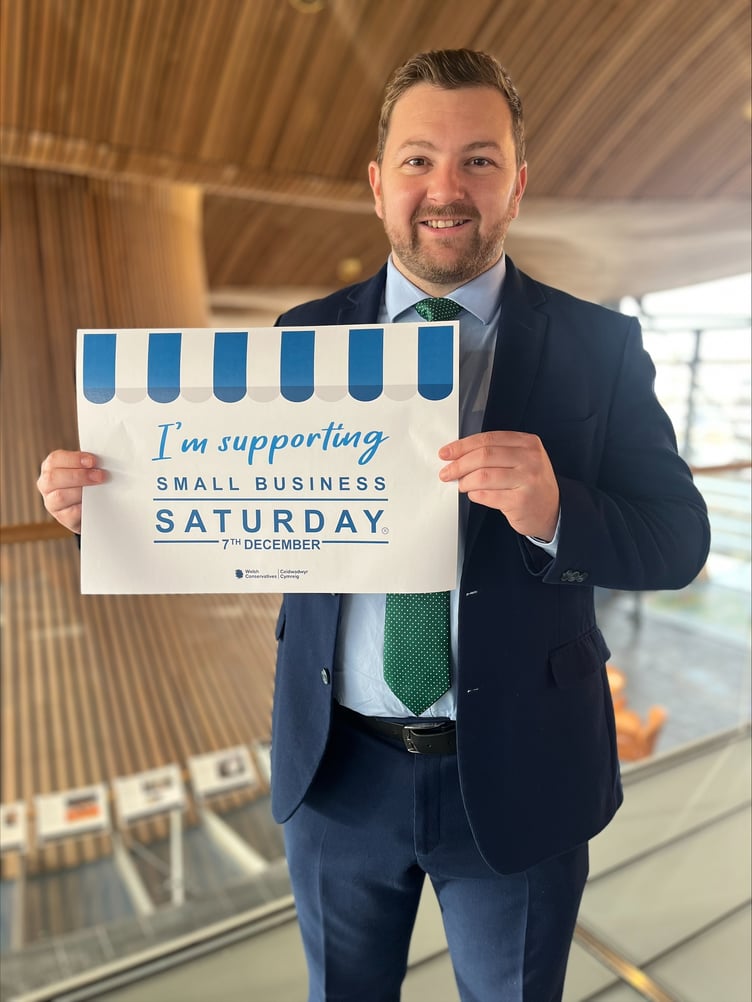 Samuel Kurtz MS, supporting Small Business Saturday