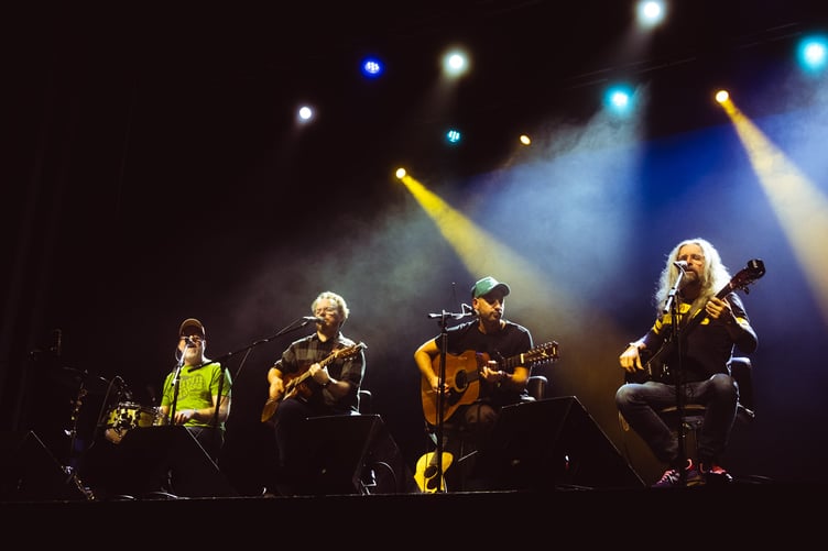 Turin Brakes bring their acoustic set to Tenby this April.