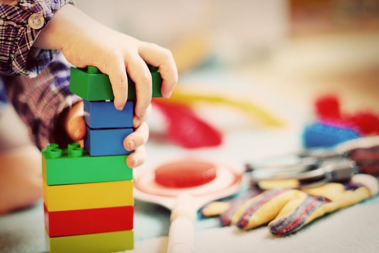 Toy libraries can help save families money by providing a range of fun and educational toys, puzzles and games to borrow or hire for a minimal fee.