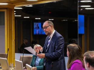 Carmarthenshire MS points out Welsh language decline to First Minister