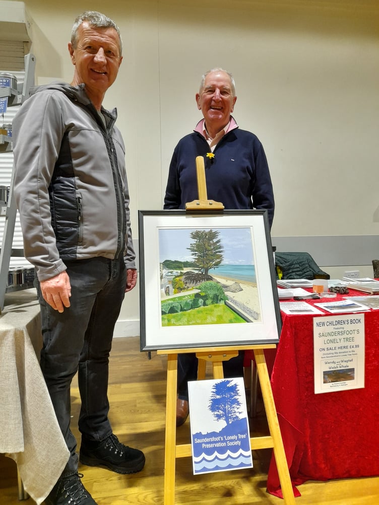 Lonely Tree painting artist Andrew Phillips and SLTPS chairman Martyn Williams BEM