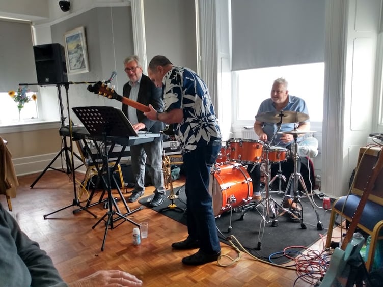 Dave Cottle / Gary Phillips Trio at the Clarence House, Tenby on April 13