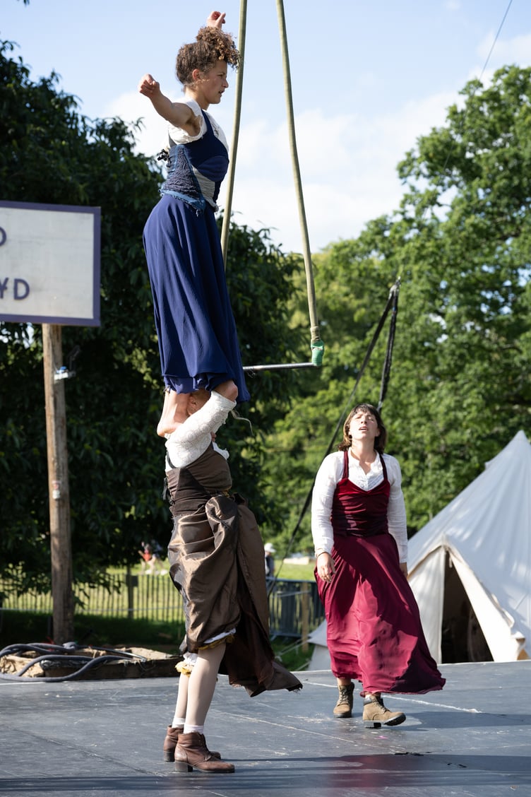 This is a performance deeply connected to Welsh identity—honouring the past while speaking to the present.