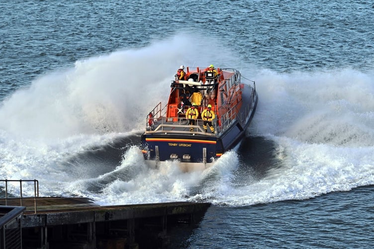 Tenby’s all weather lifeboat, the Haydn Miller, launching (2024)