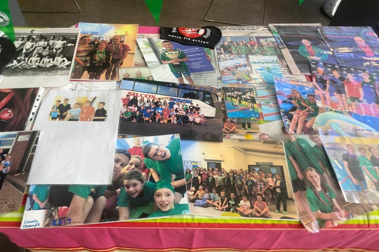 Tenby Dolphins - past pictures and mementos