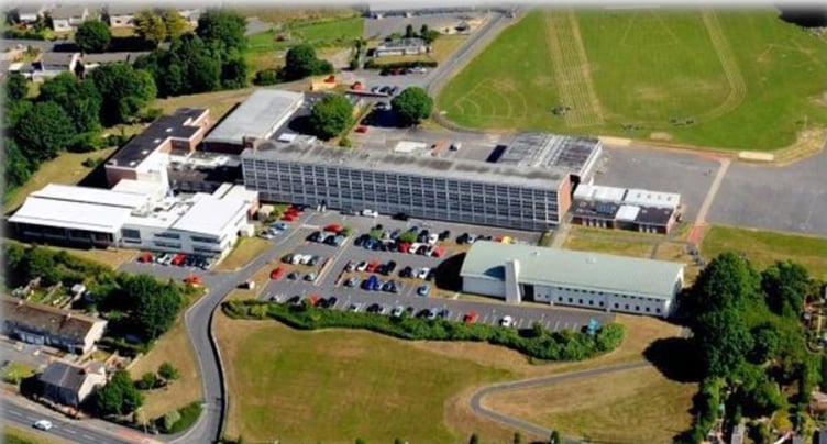 Ysgol Greenhill, Tenby