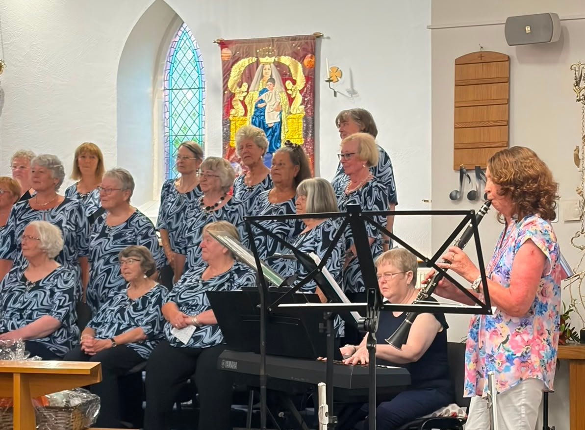 Can You Feel The Love Tonight? Neyland Ladies Choir, with their accompanist Miranda Davies and Julie Conybeare on clarinet